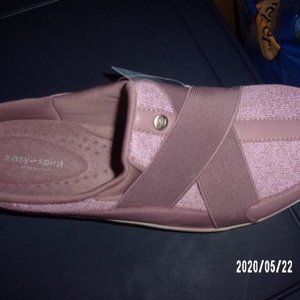 Easy Spirit sport clogs light lavender New